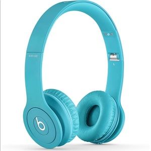 Light blue Beat Solo 1 headphones
